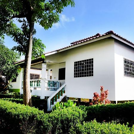 Sunrise Beach Villa Σούρατ Τανί Εξωτερικό φωτογραφία