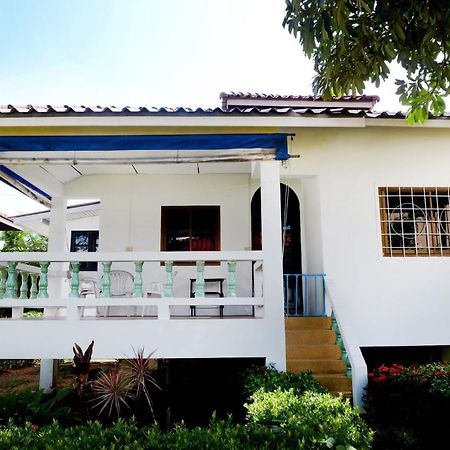 Sunrise Beach Villa Σούρατ Τανί Εξωτερικό φωτογραφία