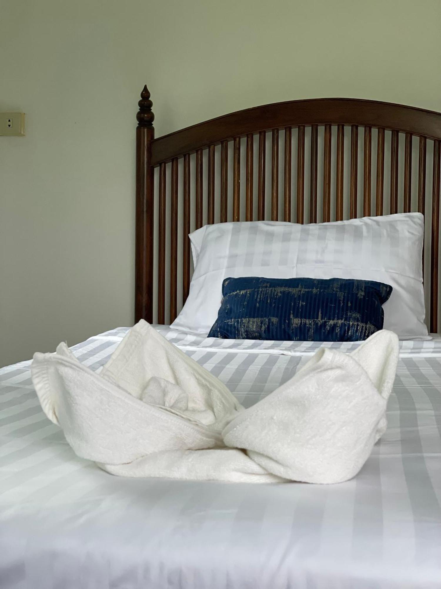 Sunrise Beach Villa Σούρατ Τανί Δωμάτιο φωτογραφία